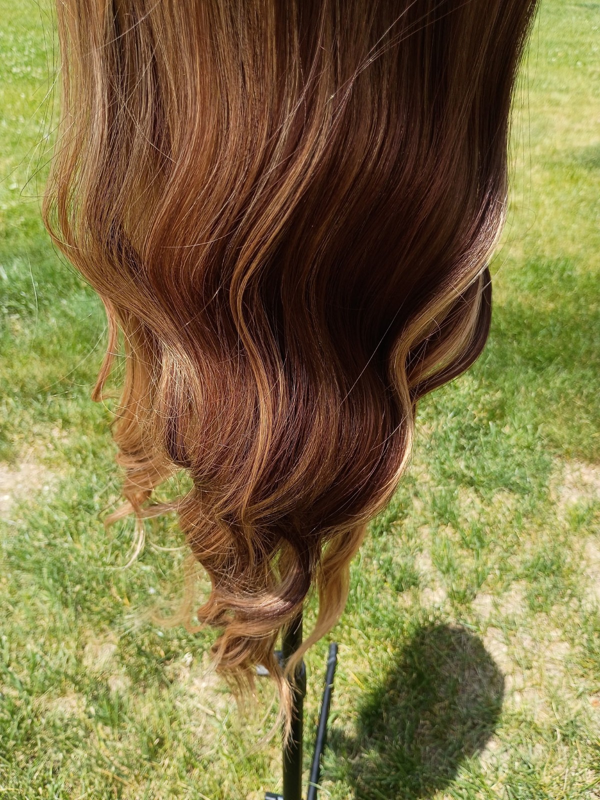 Synthetic Wavy Layered Brown/Golden Highlights Wig Free-Part Classic Cap 31-40in
