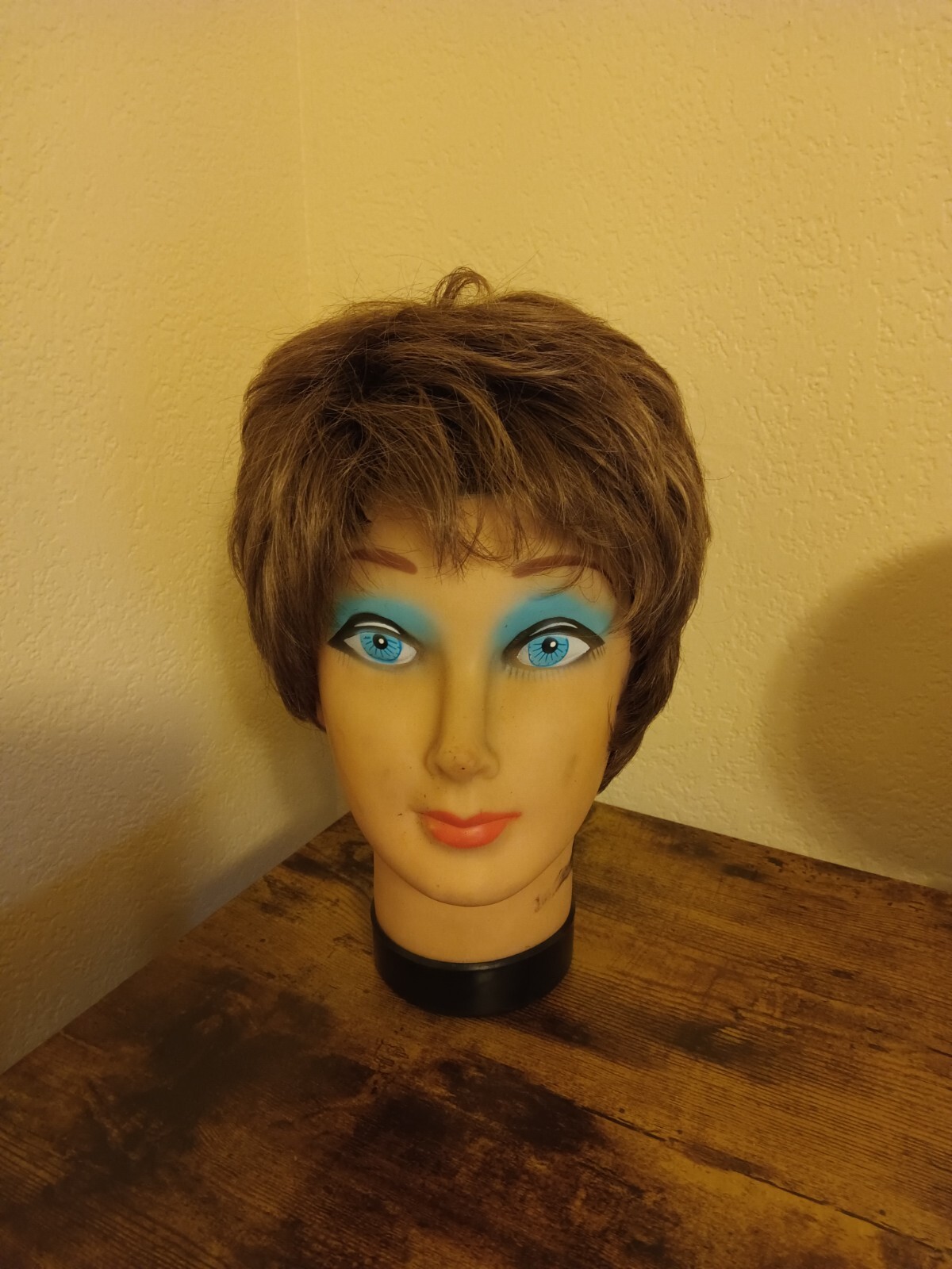 Vikki Estetica Synthetic Hair Short Straight Wig, Light Brown