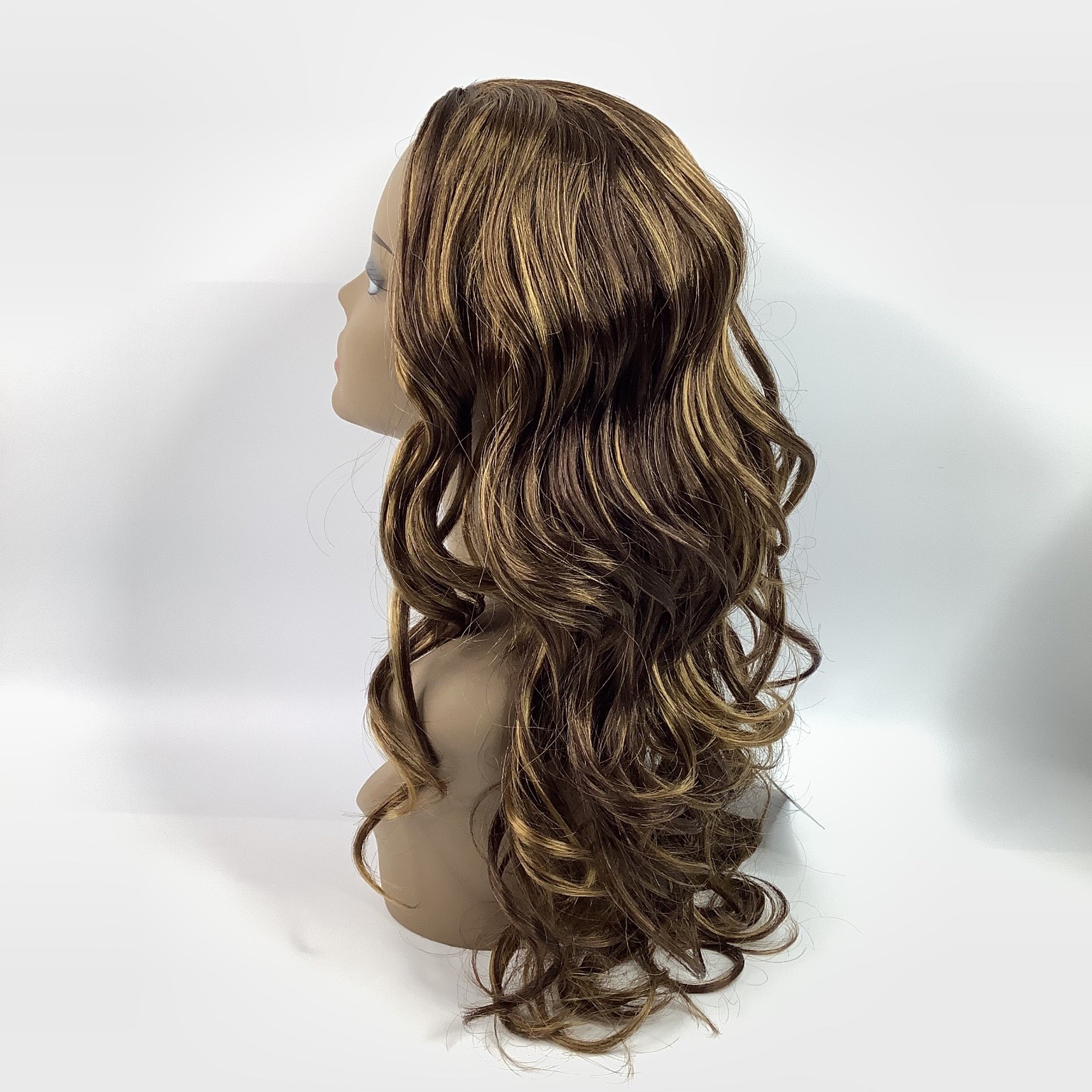 Outre Quick Weave Rihanna Synthetic Wig S4/27 Wavy Hairpiece