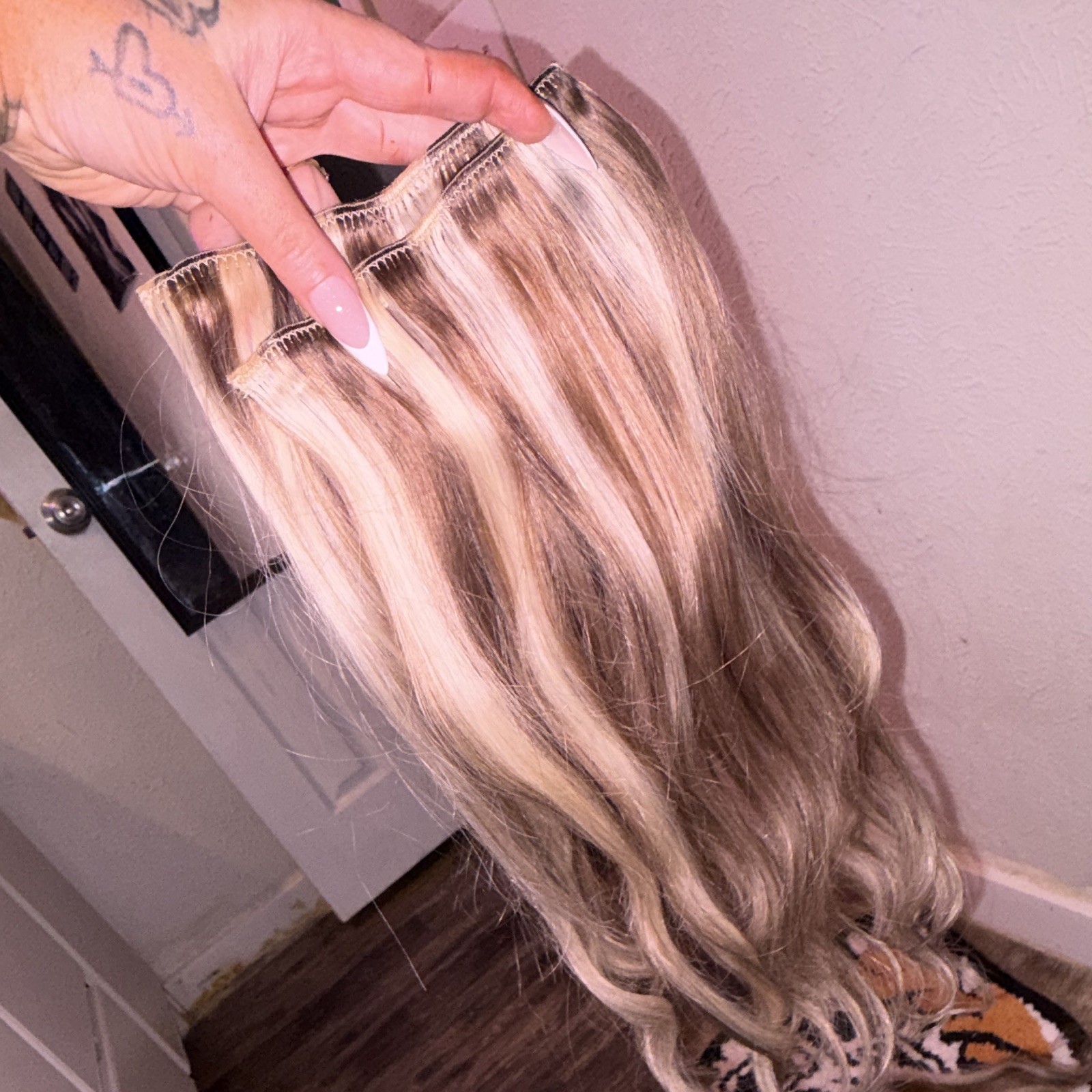 Doores Remy HUMAN Hair Blonde Highlights Clip-In Extensions 20in with 7pcs. 120g