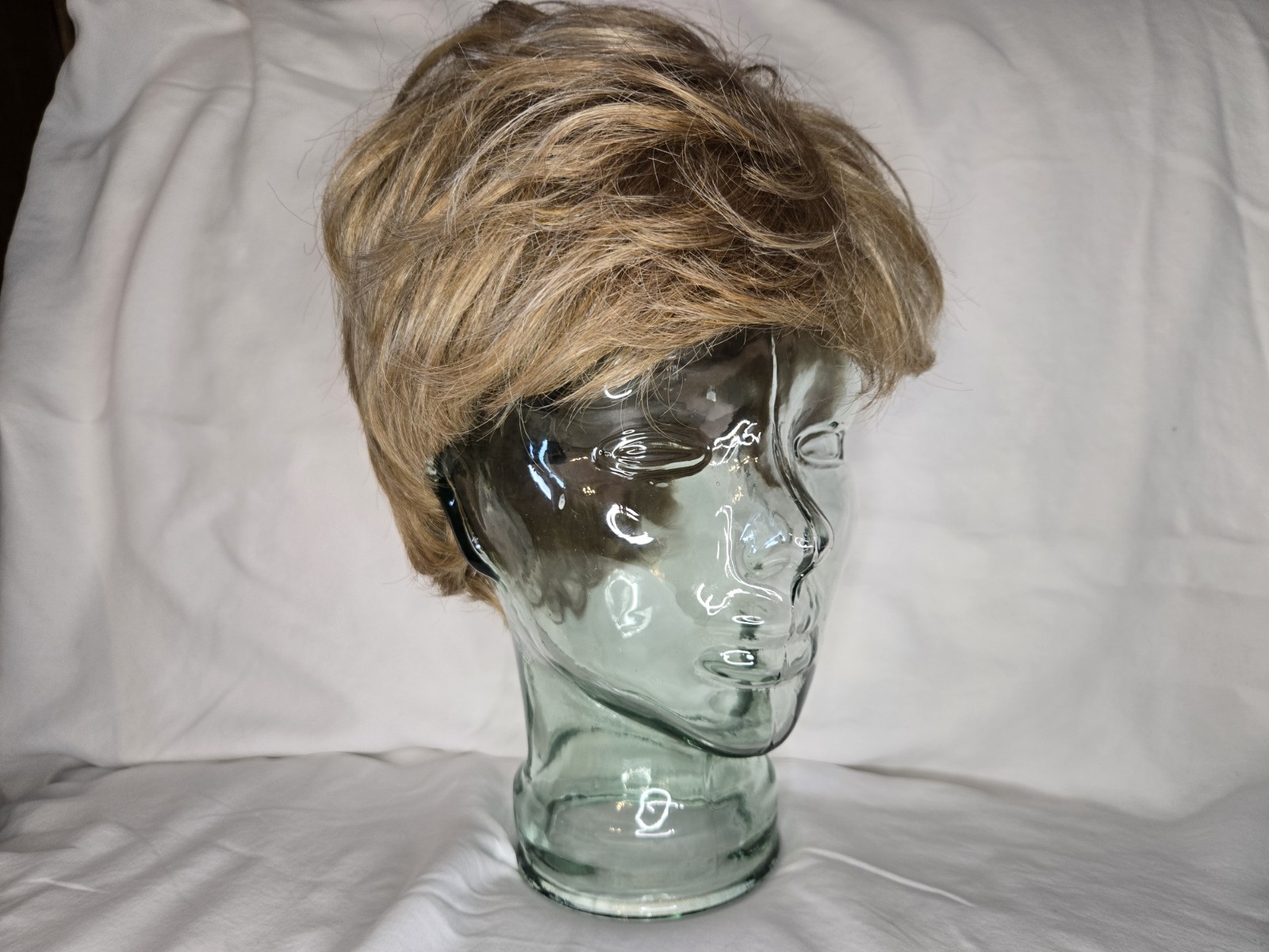 Starstyle TWC Wig 21.5-22.5 Average Blonde Bob Weft Hairpiece