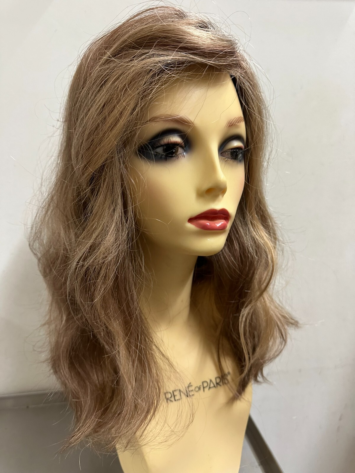 “ARROW” WIG *ELLEN WILLE* Color LIGHT BERNSTEIN-Extended Lace Front, Mono Part