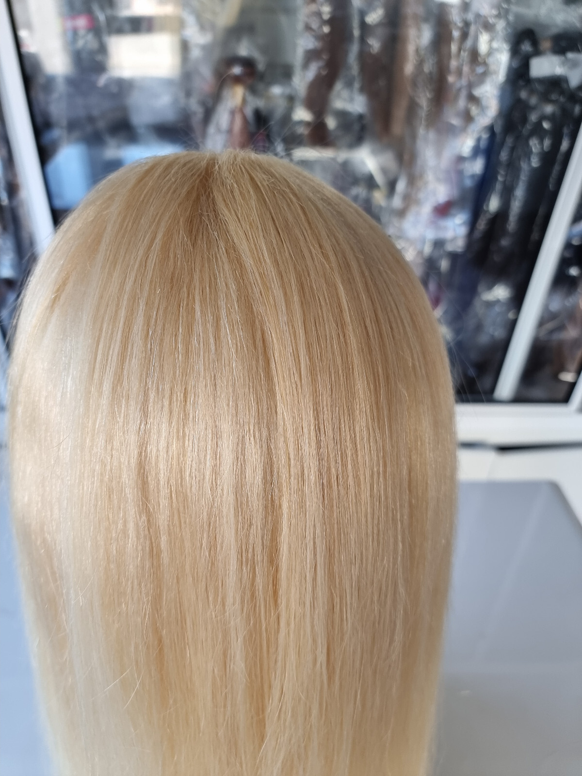 100% 22INCHES STRAIGHT BRAZILIAN GLUELESS FULL LACE WIG BLONDE 613# 150% DENSITY