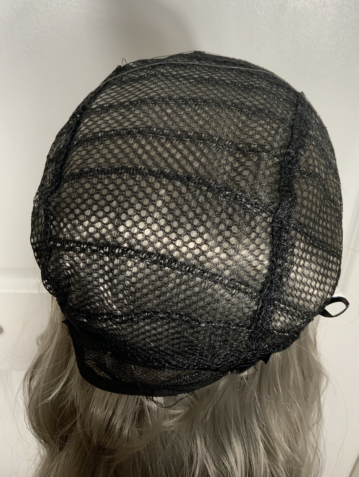 New! Synthetic Wig Silver 28” Long Wavy Net Cap Center Skin Part Sz Avg 10-16