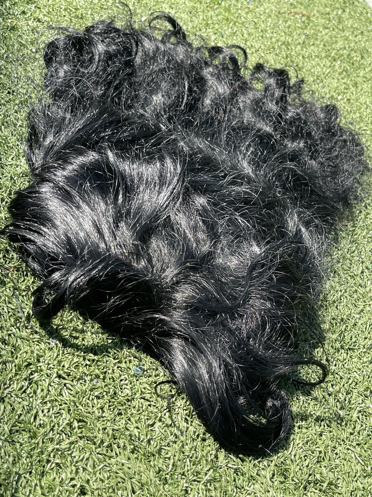 Long Black Wavy Synthetic Wig – 18–20” Lace Cap Adjustable Straps