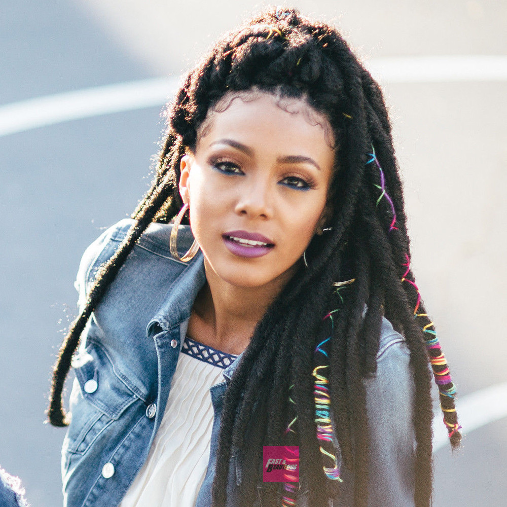 BAE LOCS 20″ – BOBBI BOSS PRE LOOPED CROCHET LOCS WITH 2 ACCENT THREADED LOCS
