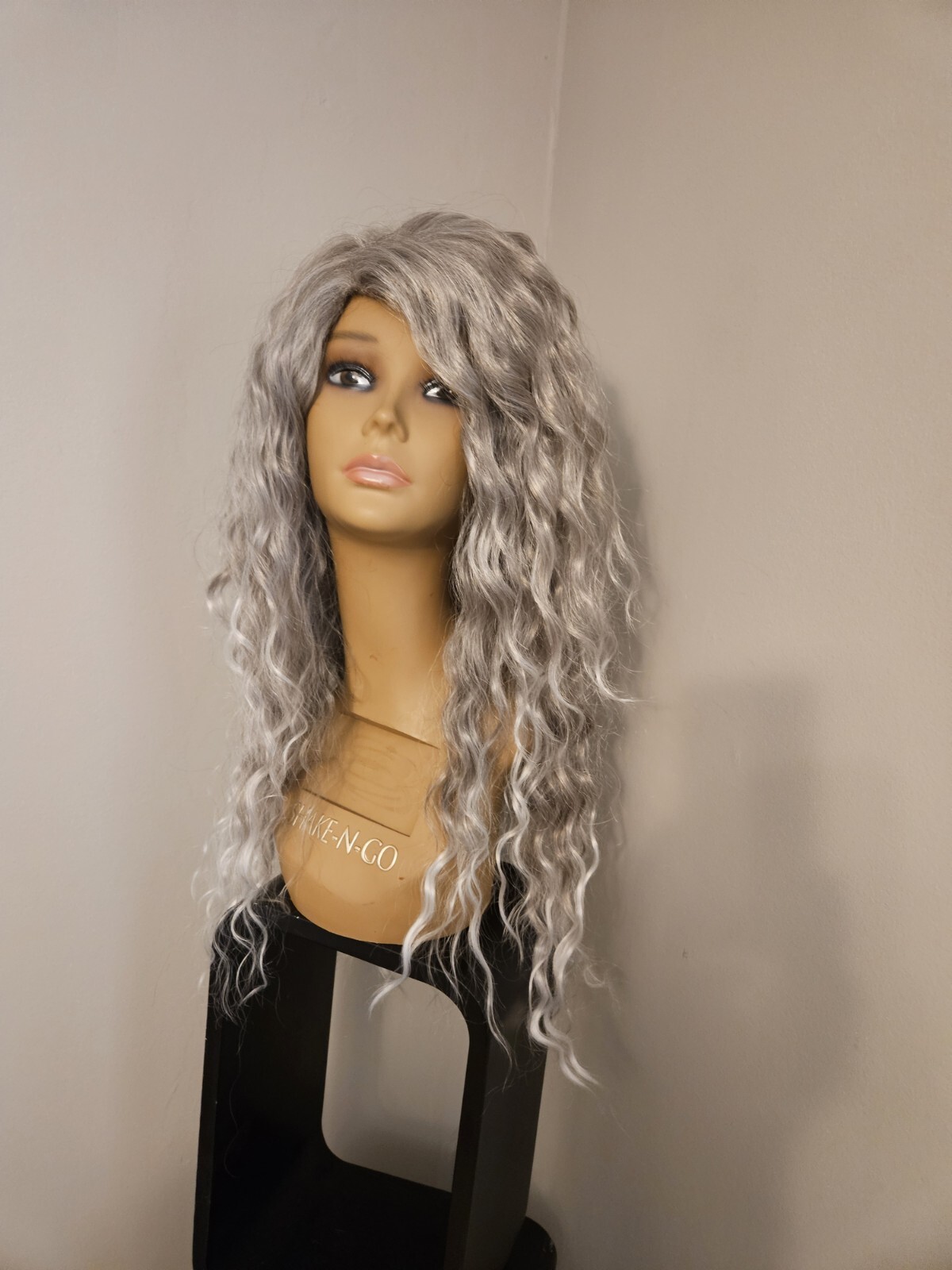 WOMEN’S OMBRE GRAY SILVER SUPER CURLY VOLUMINOUS LONG HAIR WIG