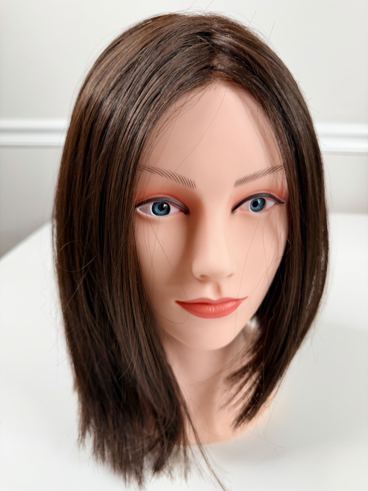 Raquel Welch Synthetic wig mono top Lace Front Wig RL 4/6 15743 angled Bob