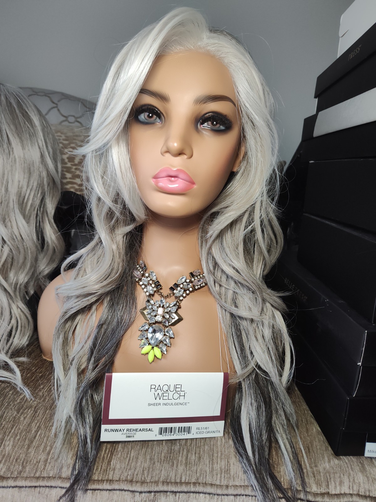 Raquel Welch Runway Rehearsal Iced Granita 🖤 Long HF Synthetic Wig