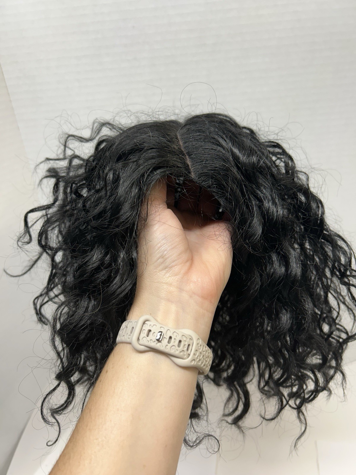 Harlem 125 KW106 Curly Black Synthetic Wig Heat Resistant Classic Cap C-Part