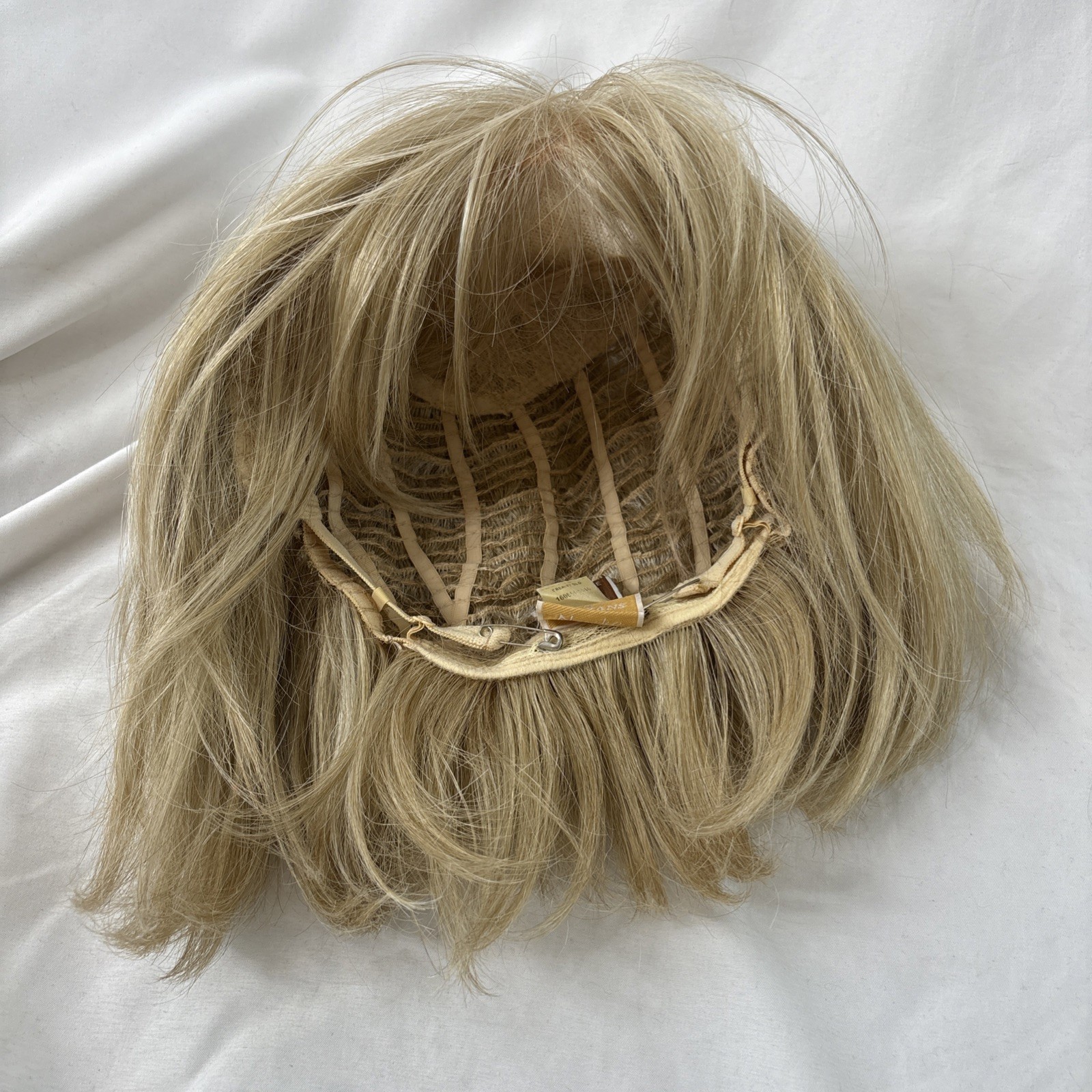 NORIKO JOLIE Creamy Blond Modern Bob Layered With Texture And Volume Wig