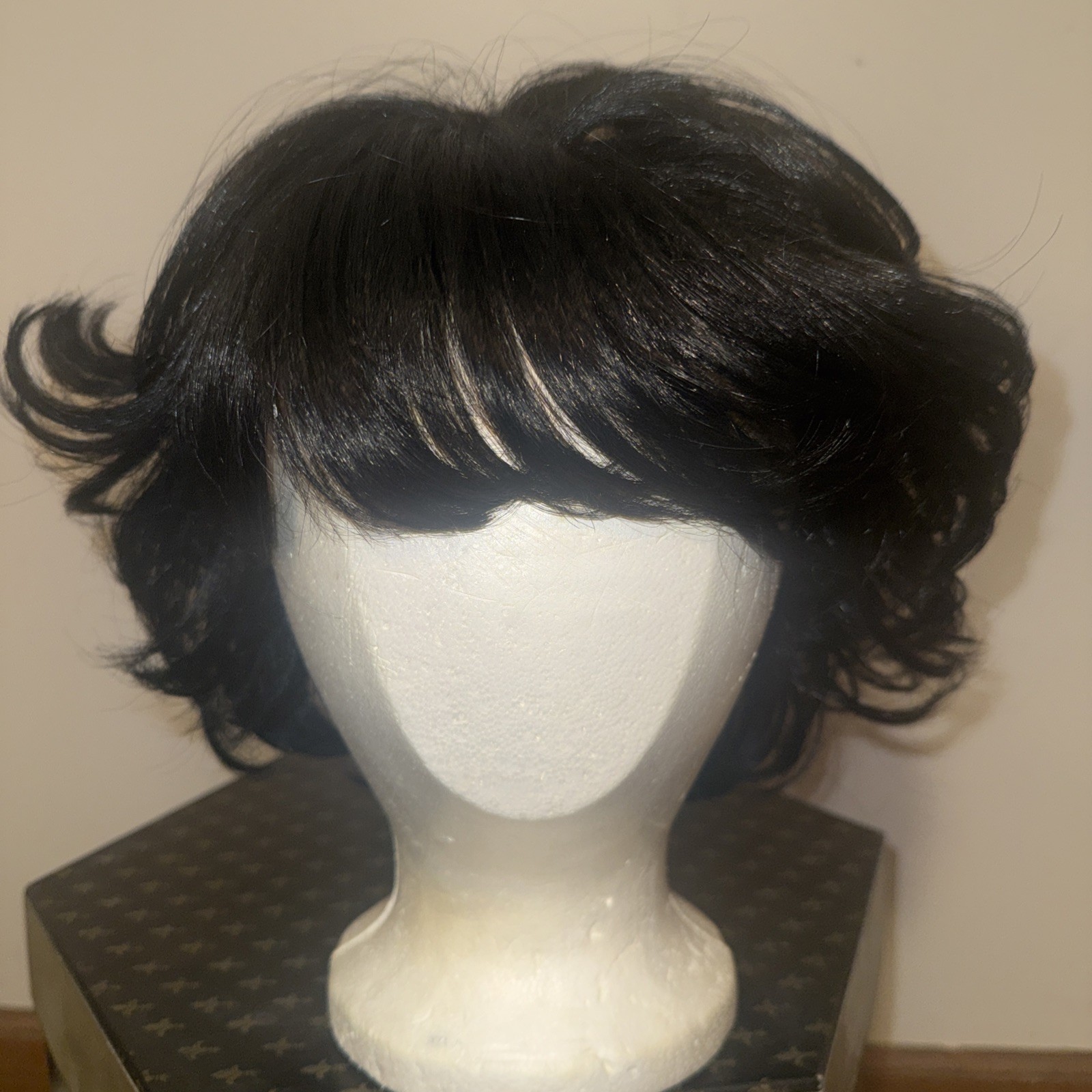 100% Kanekalon Foxy Silver brand Wig Black with bangs and cute curls!