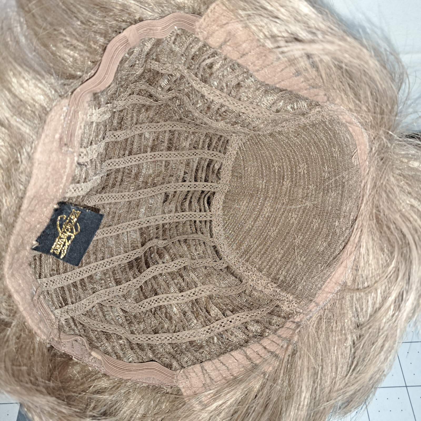 Tony of Beverly Wig PETITE ZOE Wig Grey And Lite Brown? 14/24 Oct 2023