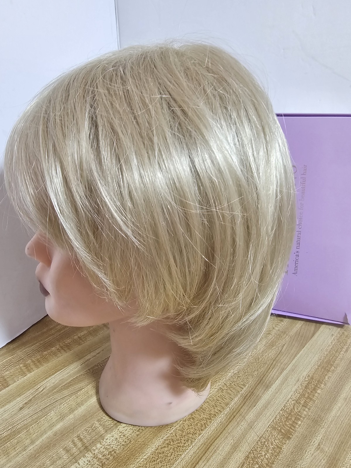 VINTAGE Paula Young SHERYL Wig • Salon Quality Synthetic • SZ Average Blonde