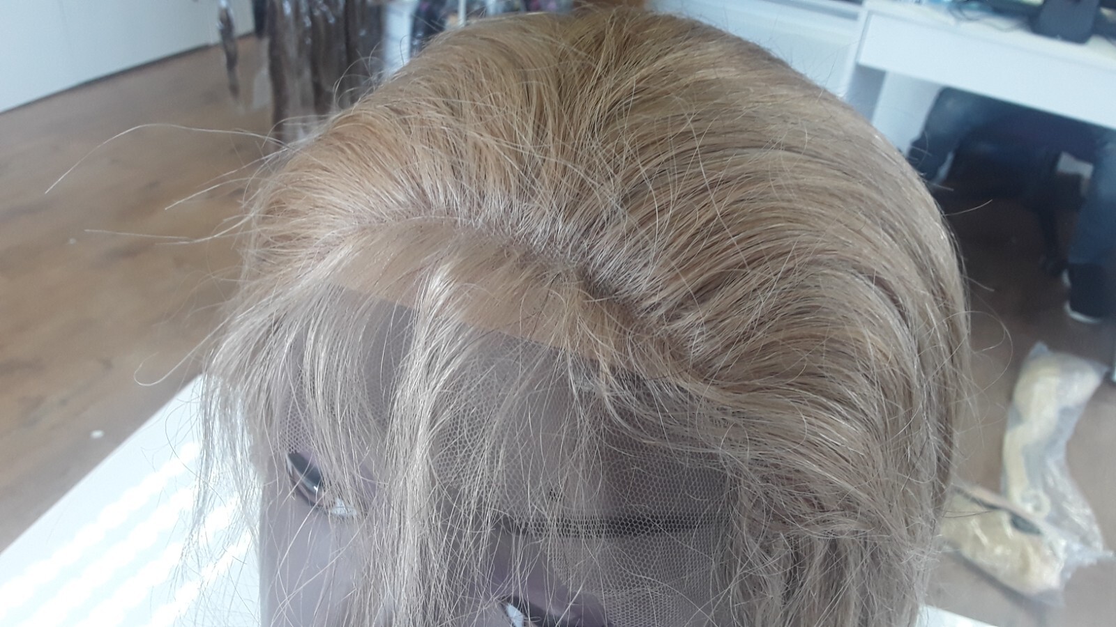 22″SILK BASE TOP BRAZILIAN GLUELESS FULL LACE WIG HONEY BLONDE 27# 180% DENSITY