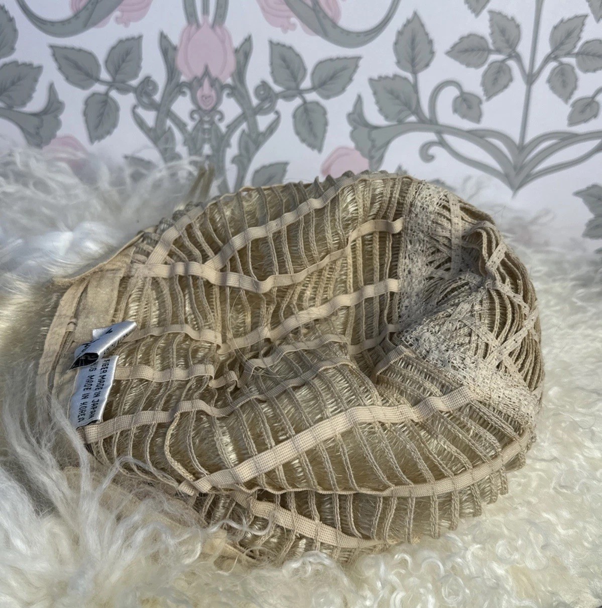 Vintage Aspen Wig Platinum Blonde Short Shag Hair Synthetic