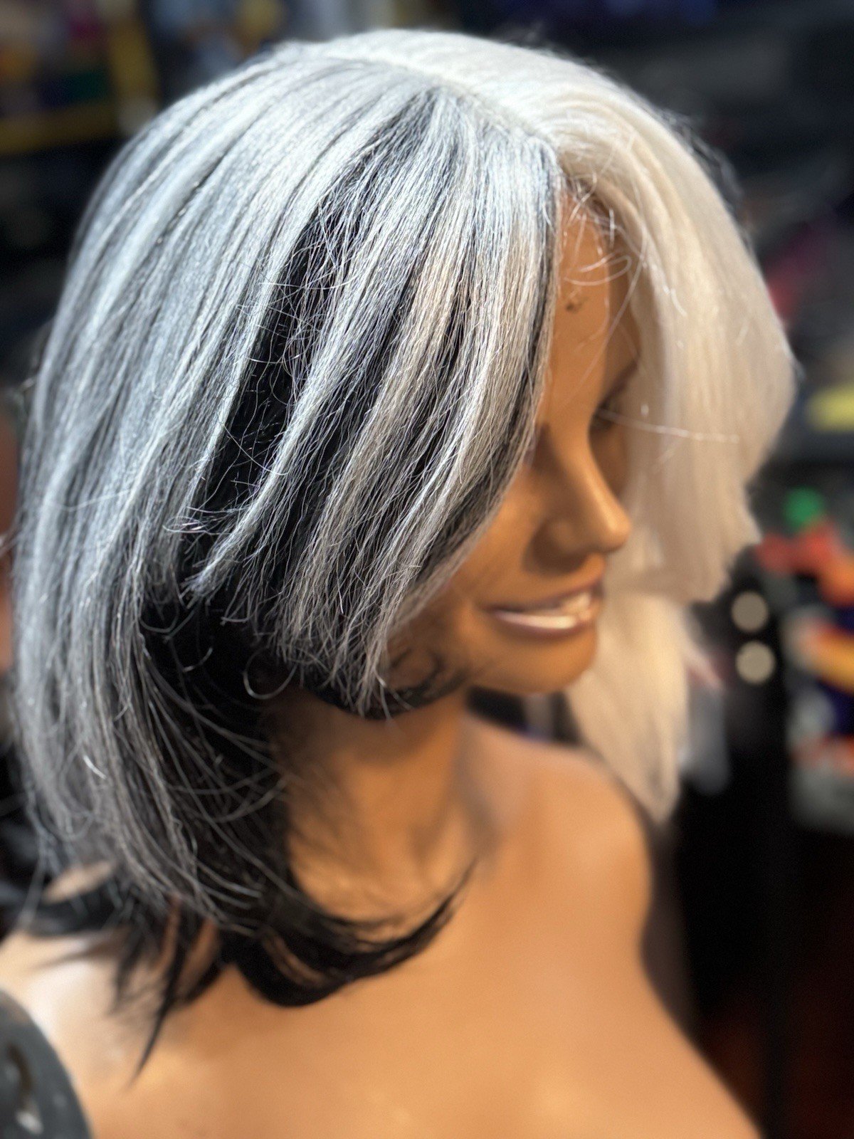 SPIRIT HALLOWEEN CRUELLA WIG Black & White Glam Costume Hair