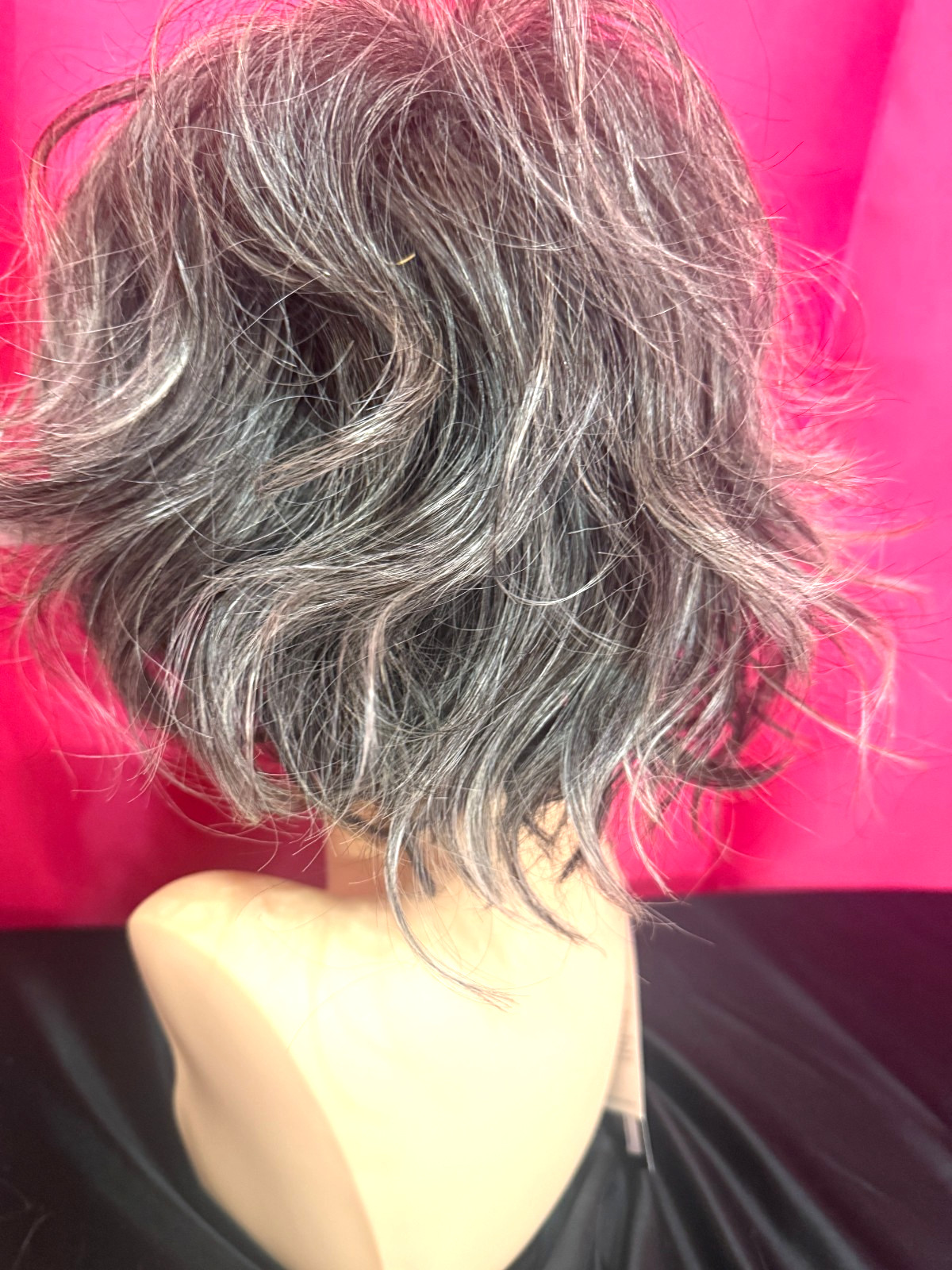 Hairdo Wig “Sweetly Waved” Sugar and Charcoal
