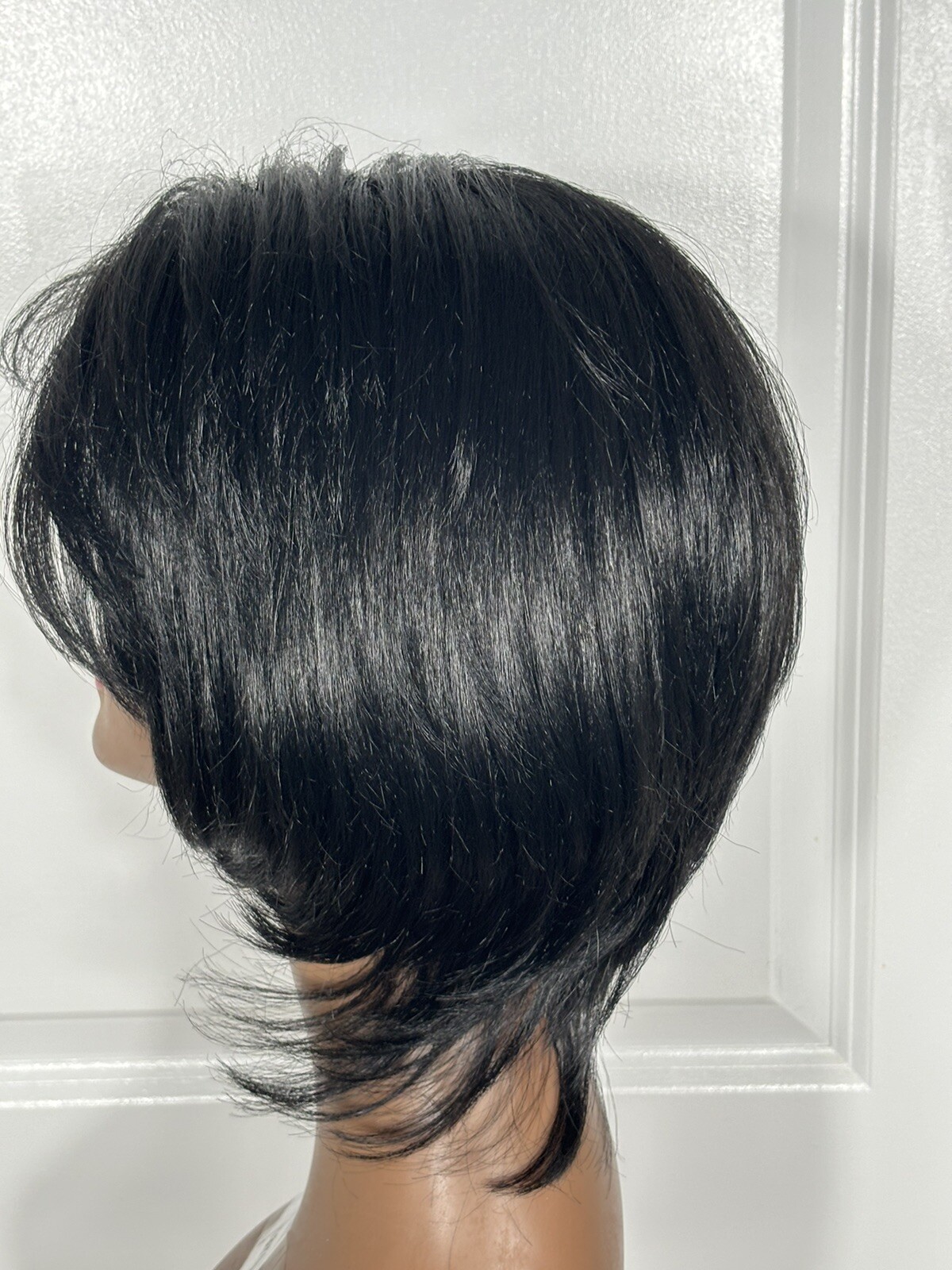 New Born Free Synthetic Wig CINDY Black Size Average Mid Length Never Worn B-9