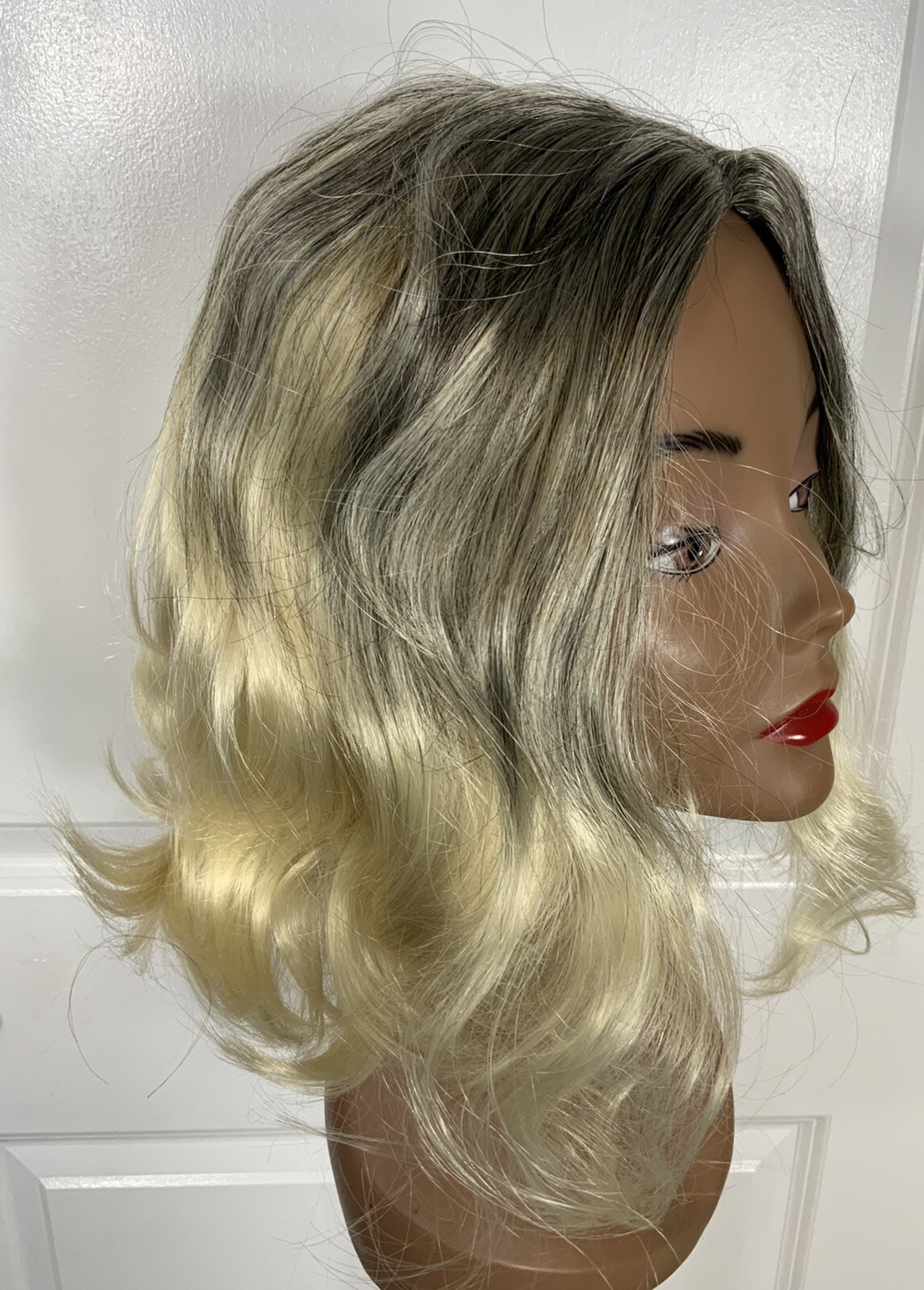 Synthetic Wig Light Blonde/Ash Gray Roots SZ Average Wavy Shoulder Length J-2