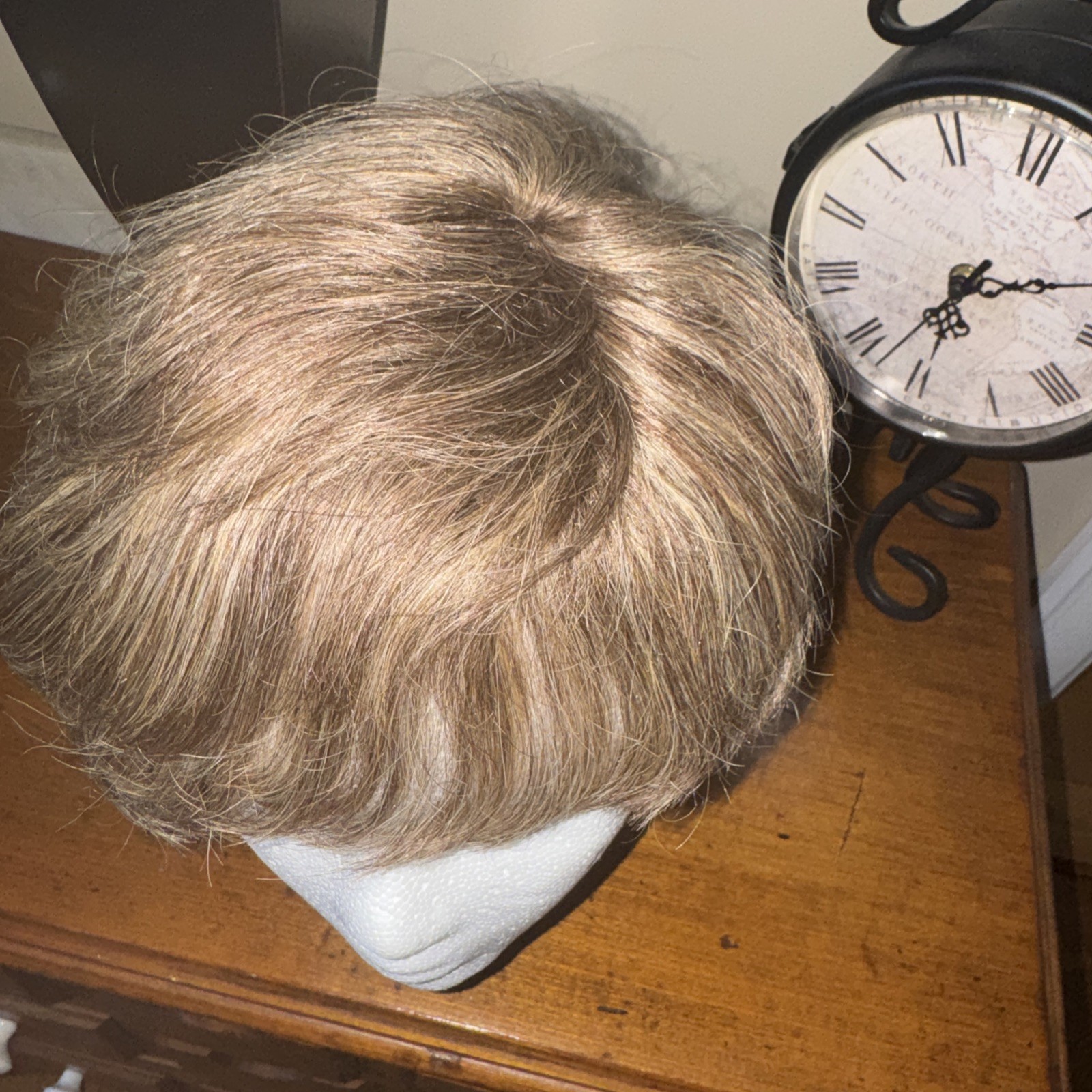 100% Human Hair Wig Light Brown Blond Highlights – Adjustable Tabs – Indonesia