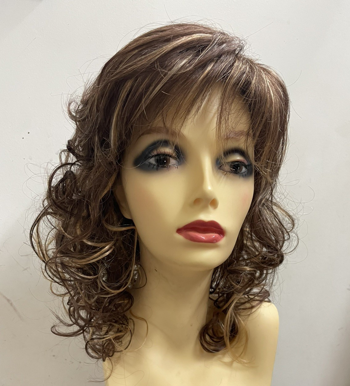 JESSICA WIG Estetica in color R8/26H Stretch Cap