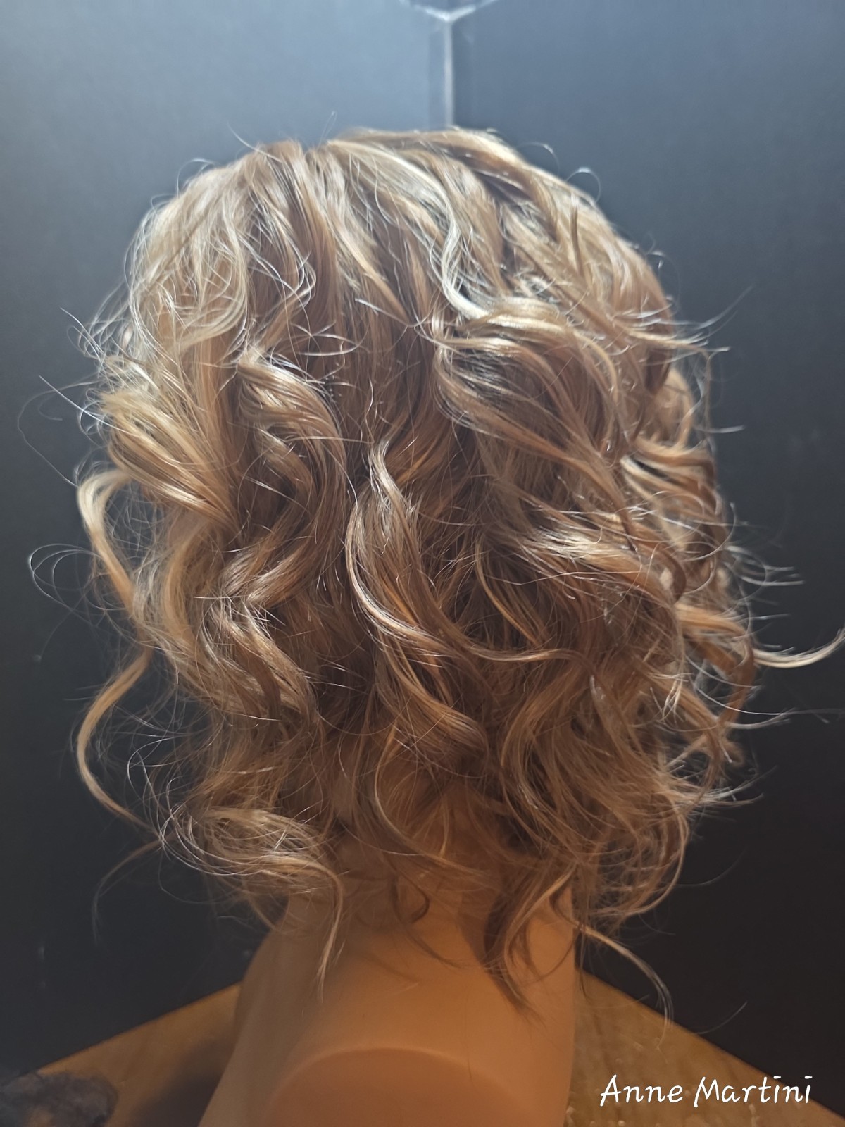 CSC NIA WIG Women’s Lace Front Curly Bob Wig Layered Blonde Light Brown Natural