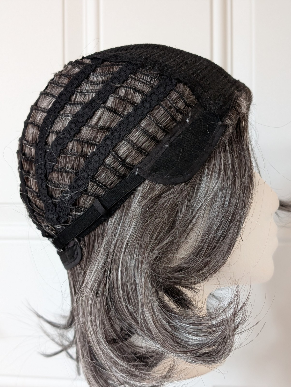 Women’s Medium Straight Wig – Salt & Pepper – Synthetic – Elastic Cap