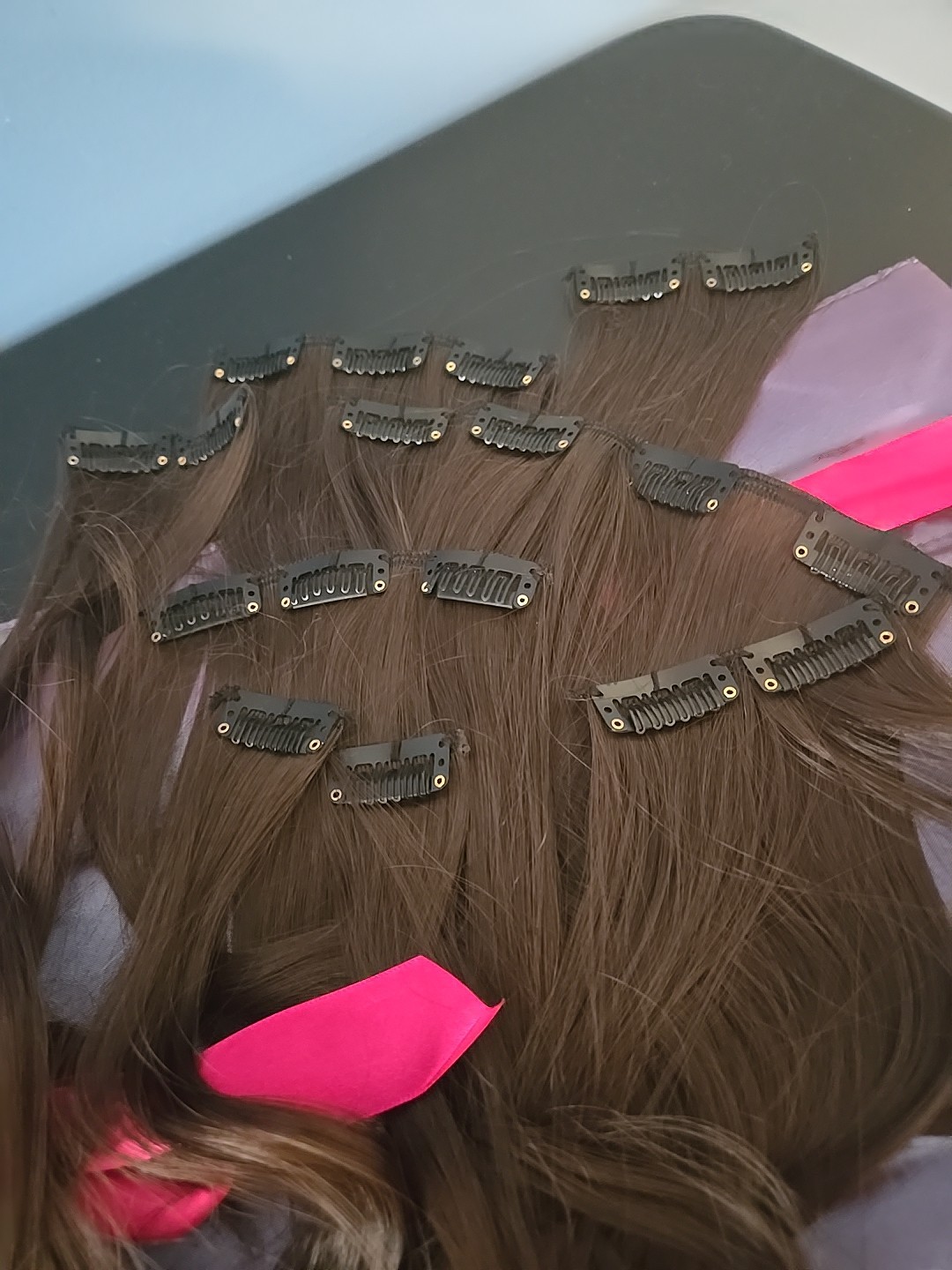 Brown Hair Extensions Hair Clip In 2 Sets ( 18″ And 25″) In A Silky Pouch