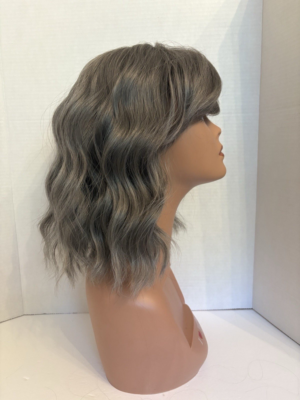 Silky Ash Silver Gray Silver Wig Beach Wave Bob Lob New Convertible Bangs