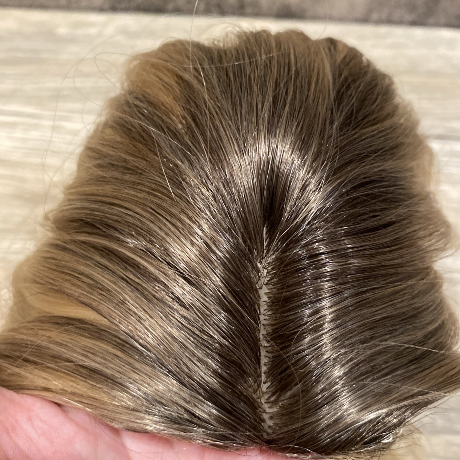 Long hair synthetic topper blonde wavy hair -brown roots- No Bangs rooted blonde