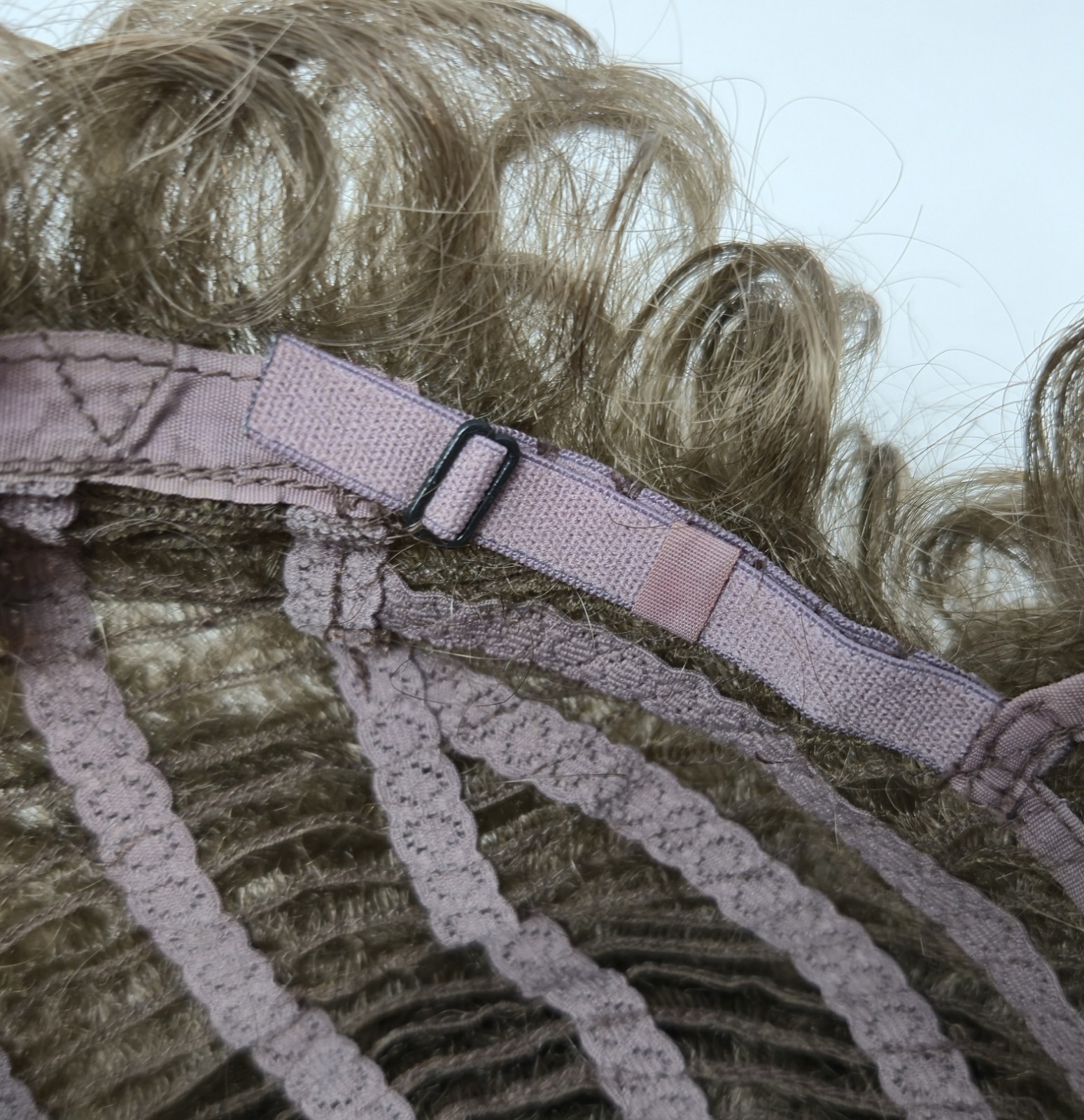 The Wig Company TWC Curly Short Brown Costume Cosplay Hair Average (21″-22″)