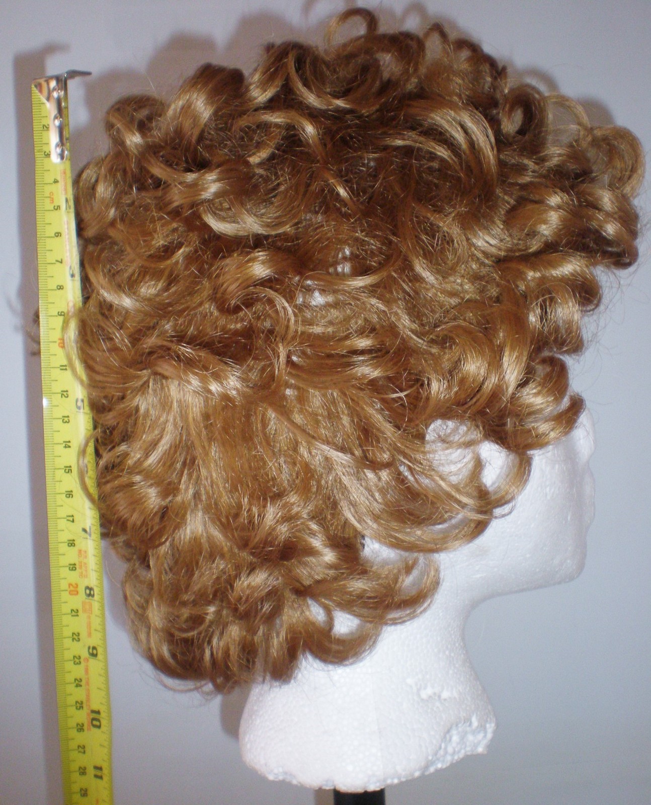 Elura Wig Women Short Curly Light Chestnut Modacrylic Fiber