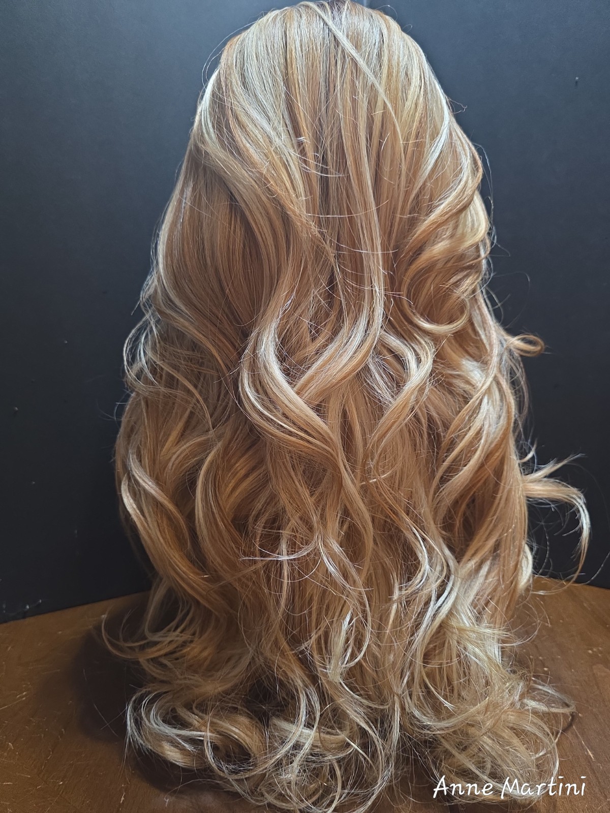 Women’s Lace Front Synthetic Wavy Wig Layered Free-Part Blonde/Light Brown Long