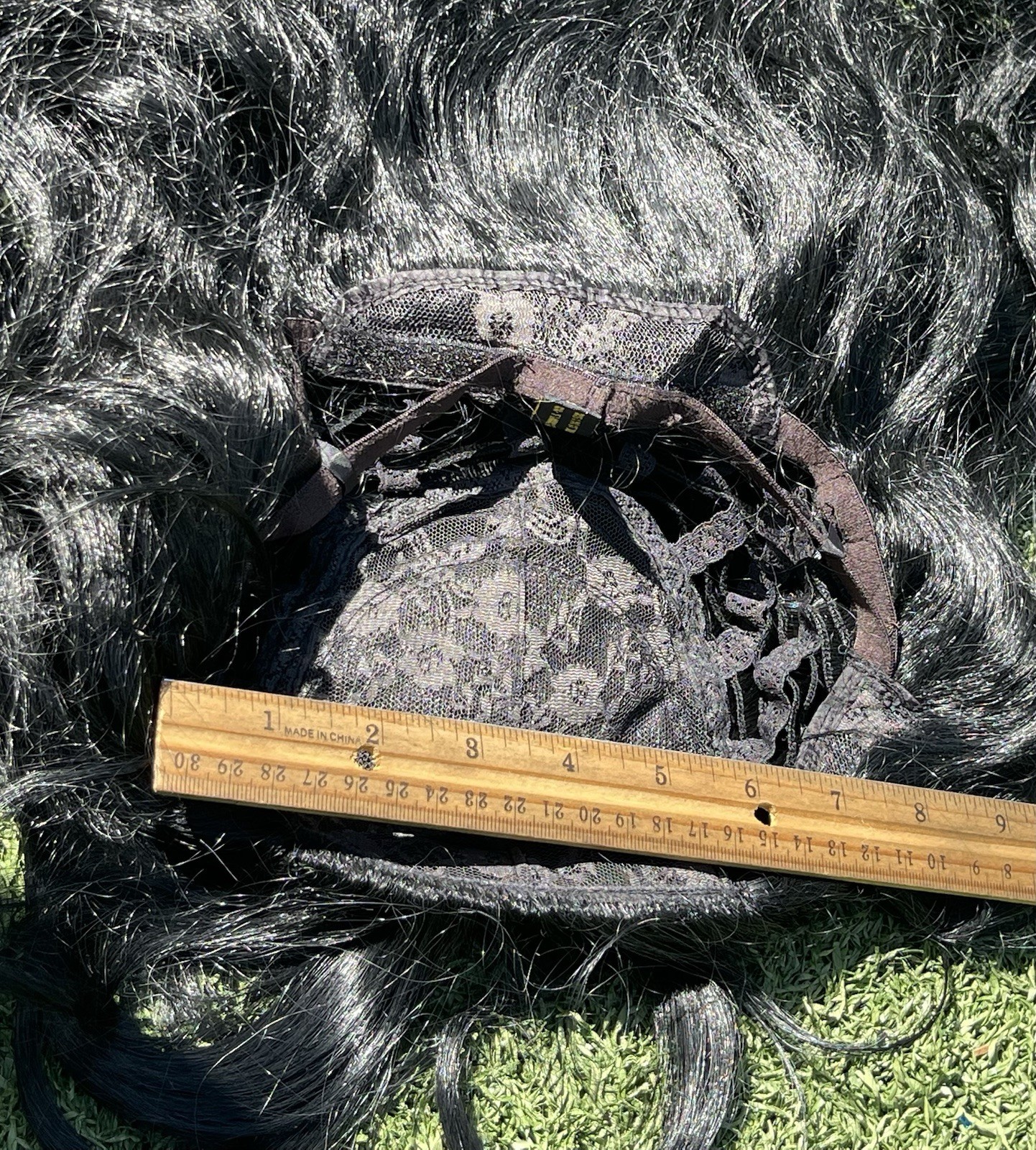 Long Black Wavy Synthetic Wig – 18–20” Lace Cap Adjustable Straps