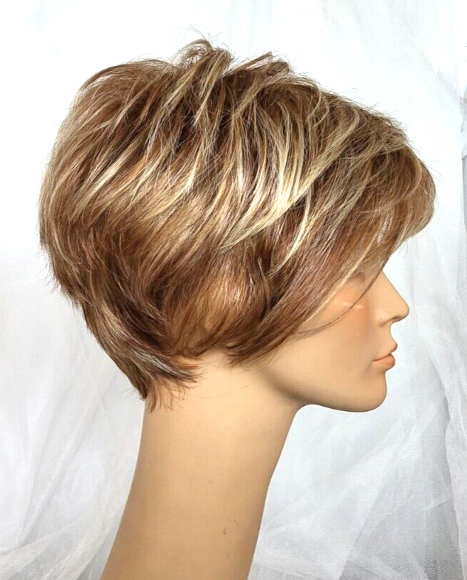 Cinch Raquel Welch wig standard cap NWT display R29S+ Glazed Strawberry