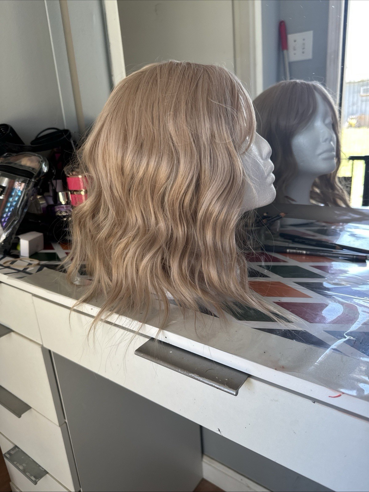 Blonde Wig – Straight Lace Front Adjustable Strap Synthetic Middle-Part 11-20 in