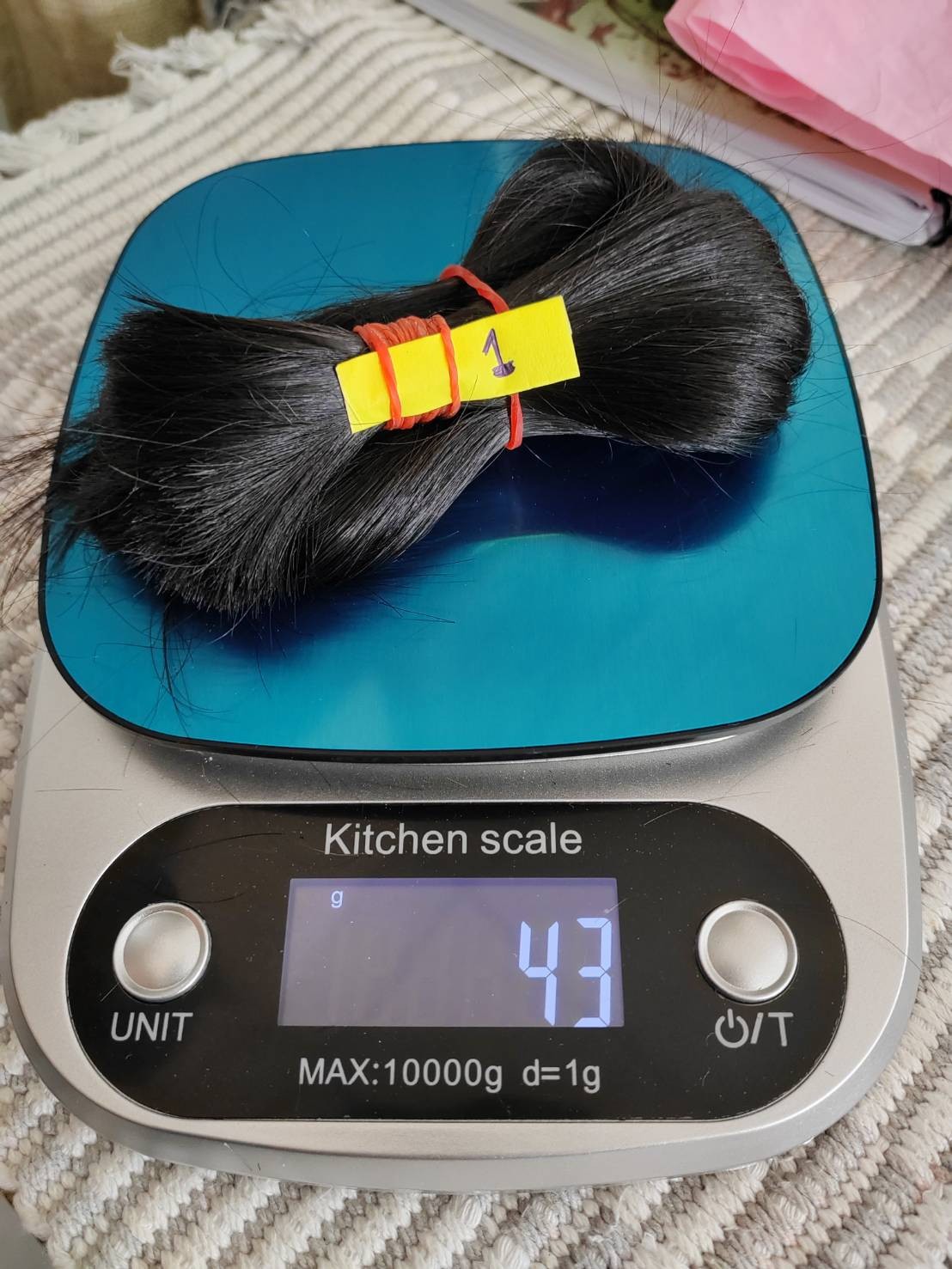 00s15p1 human hair 19 inch 0.094 Ib, 43 gr