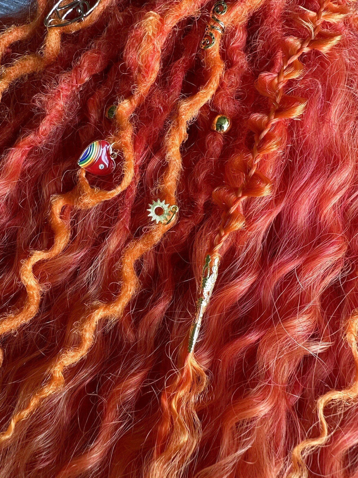 Dreadlock curls 54 DE synthetic dreads, 108 ends