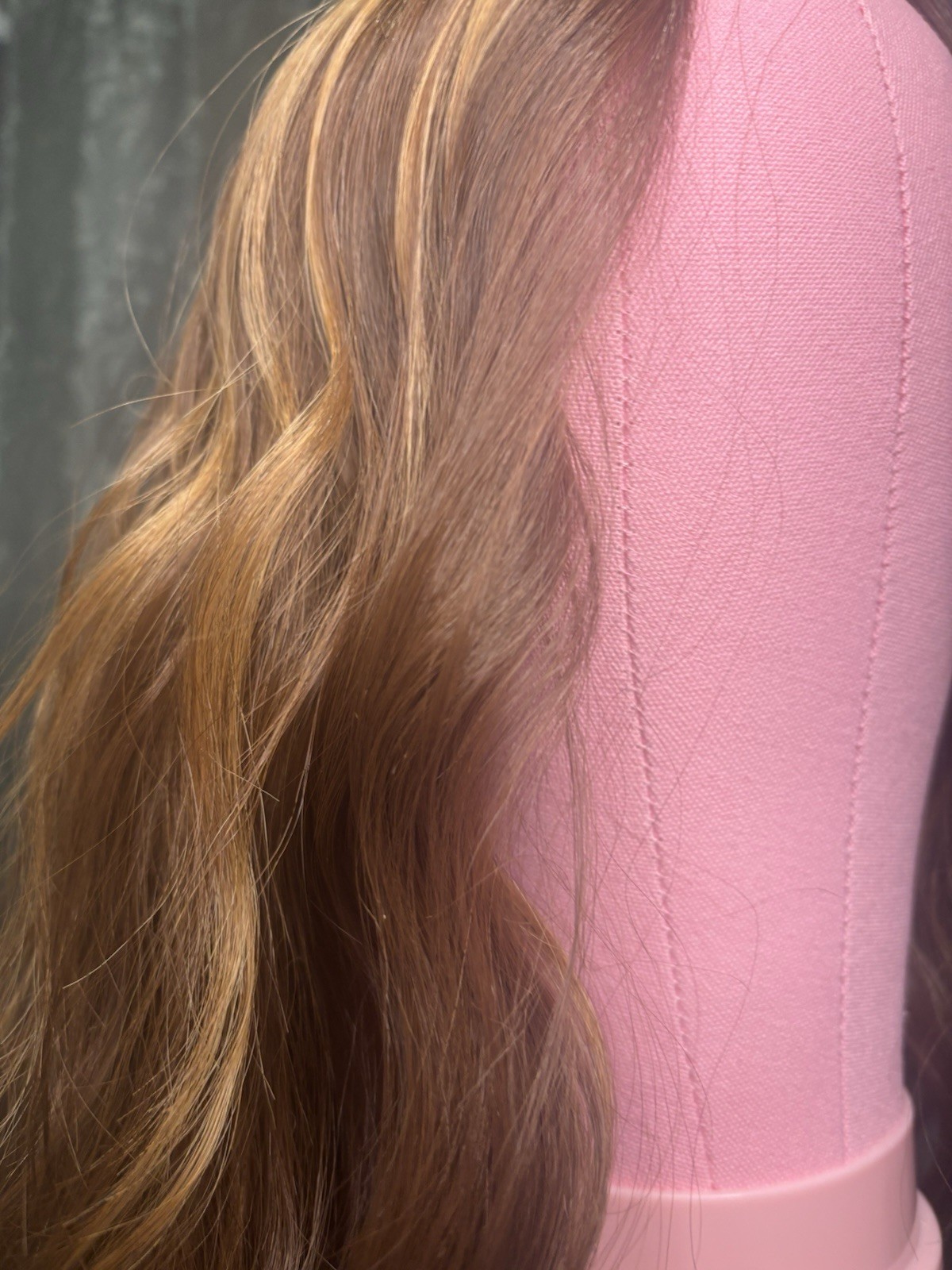 Lace Front Synthetic Wig Wavy Layered Free-Part Medium/Golden Brown 21-30in