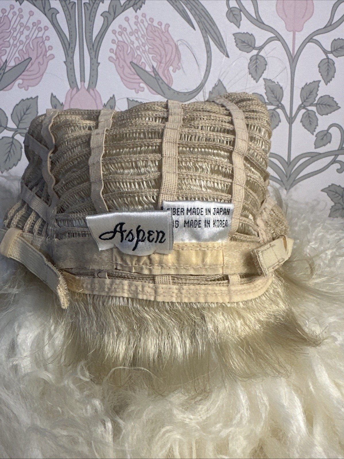 Vintage Aspen Wig Platinum Blonde Short Shag Hair Synthetic