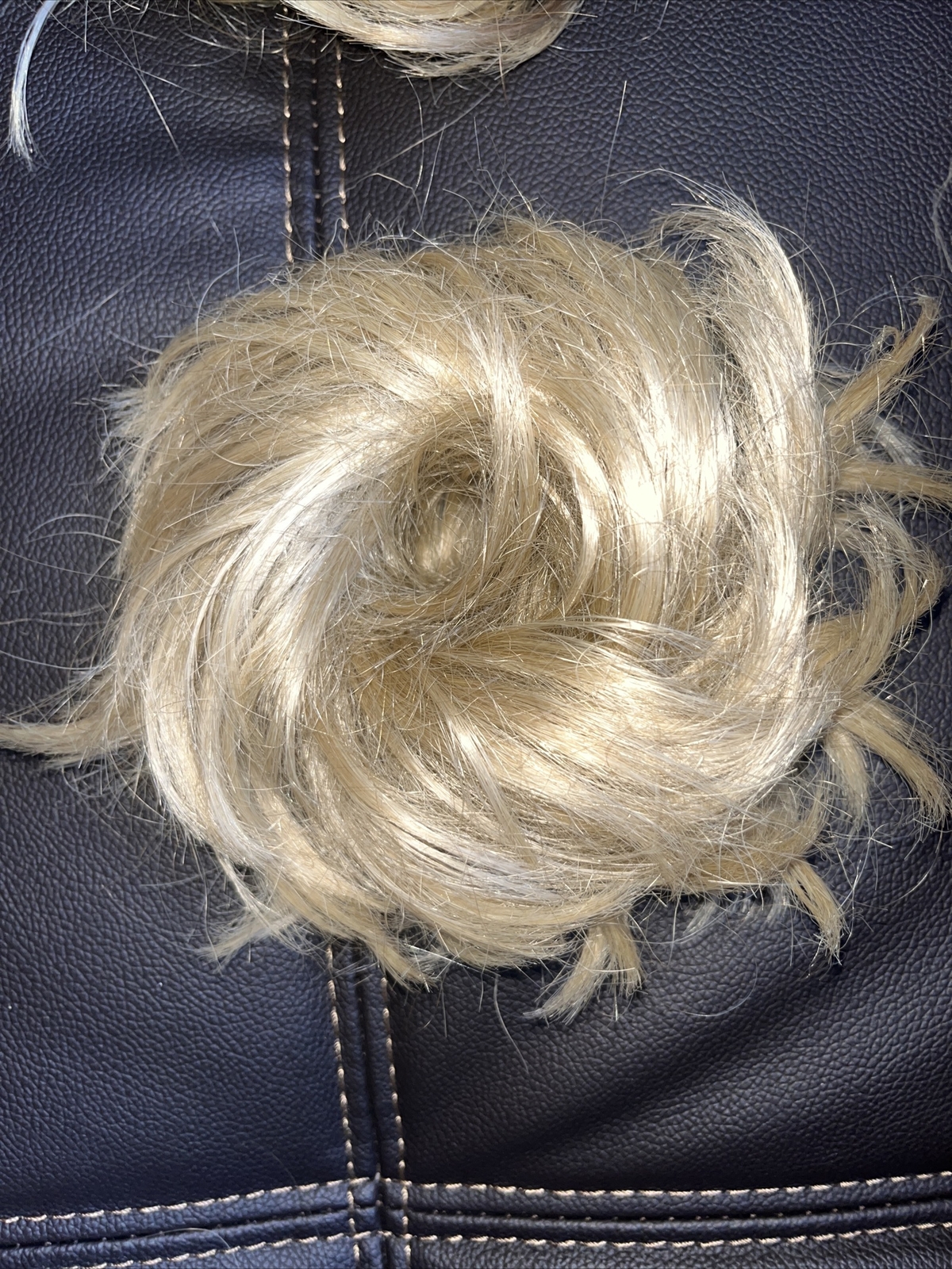 4 PIECE BLOND HAIR ACCESSORIES SCRUNCHIES PONYTAIL BRAID BUNS EXTENTION CLIP