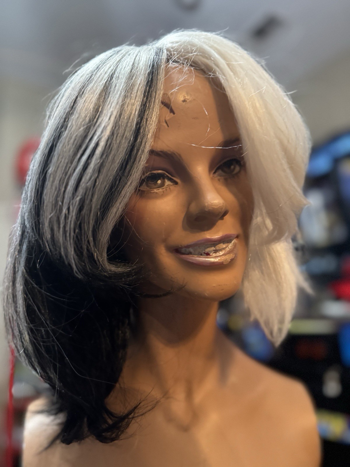 SPIRIT HALLOWEEN CRUELLA WIG Black & White Glam Costume Hair