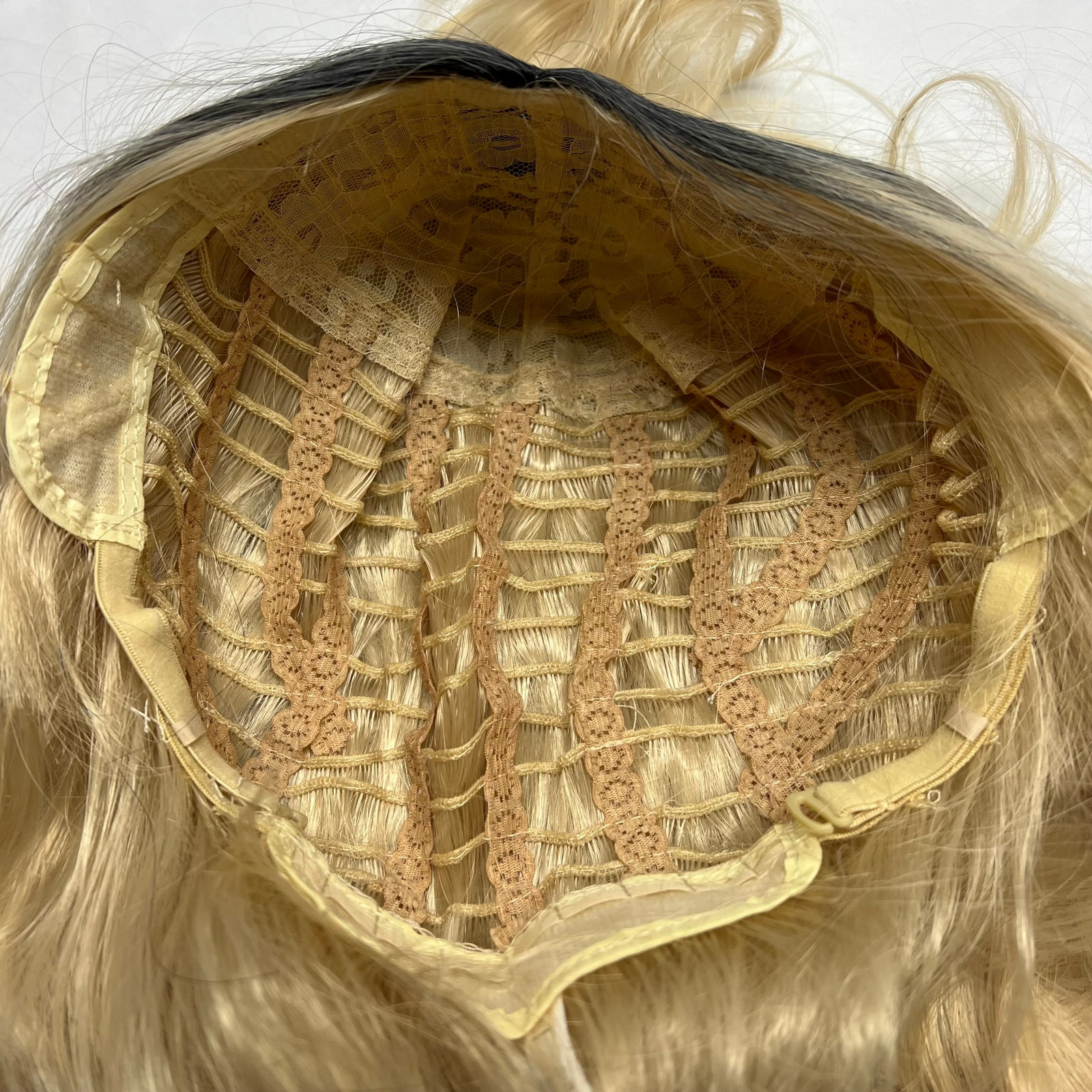 Adult Wig Long Blonde Hair with Dark Roots Wavy New Without Tags