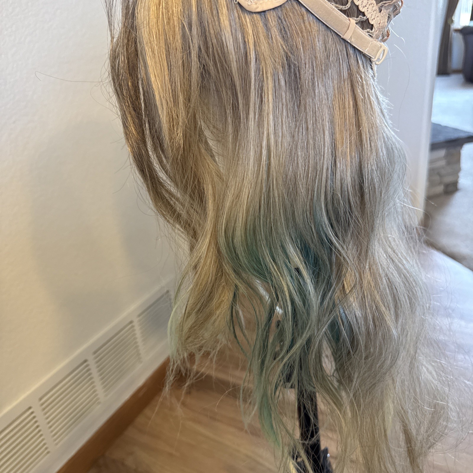 258 New Trend Wigs 26” Rooted Med Ash Blonde With Light Tips GreenHighlights