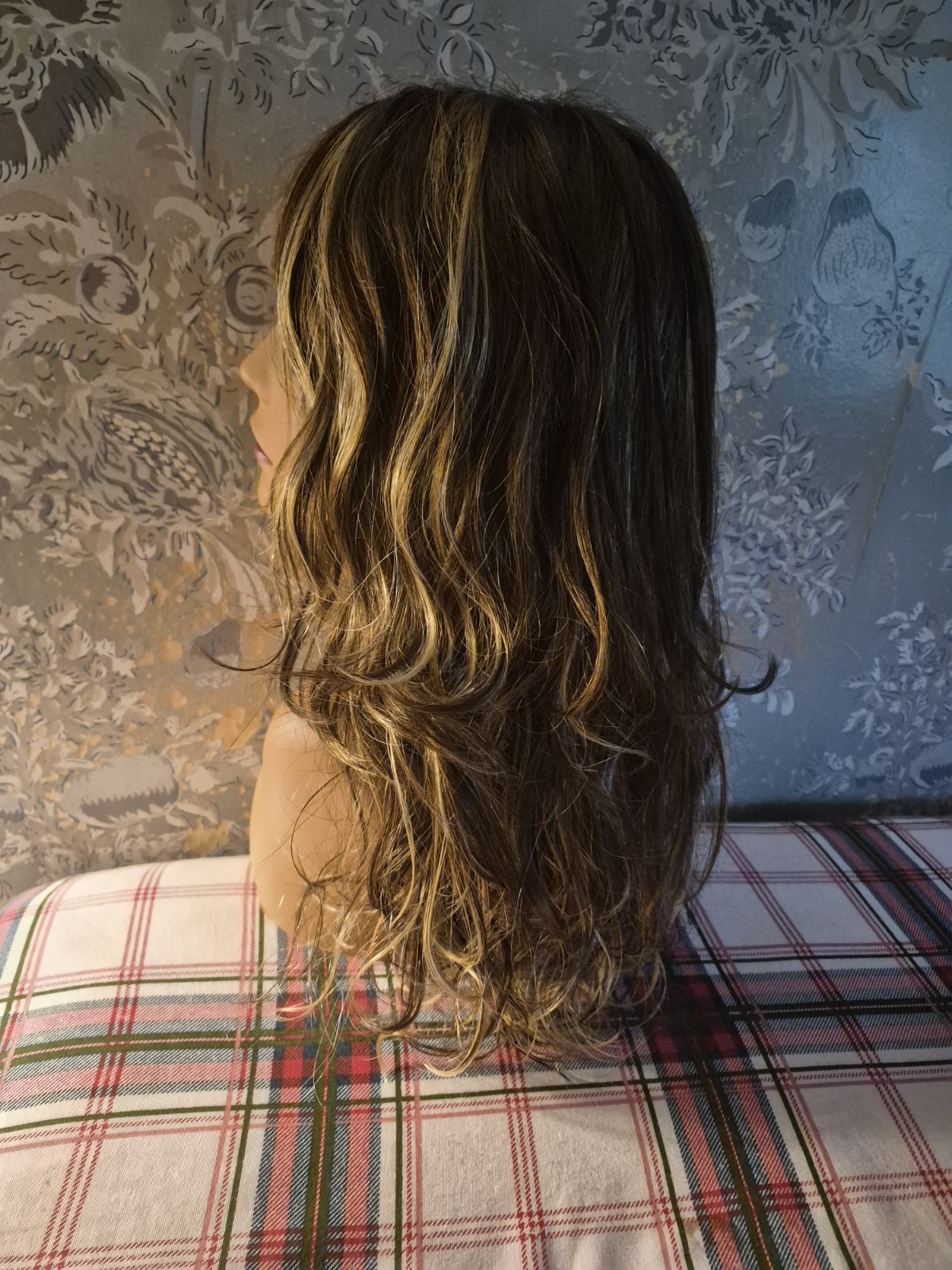 ESTETICA ORCHID CARMKISSM Wavy Layered Wig CLEARANCE Side-Part 11-20in Women