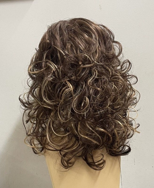 JESSICA WIG Estetica in color R8/26H Stretch Cap