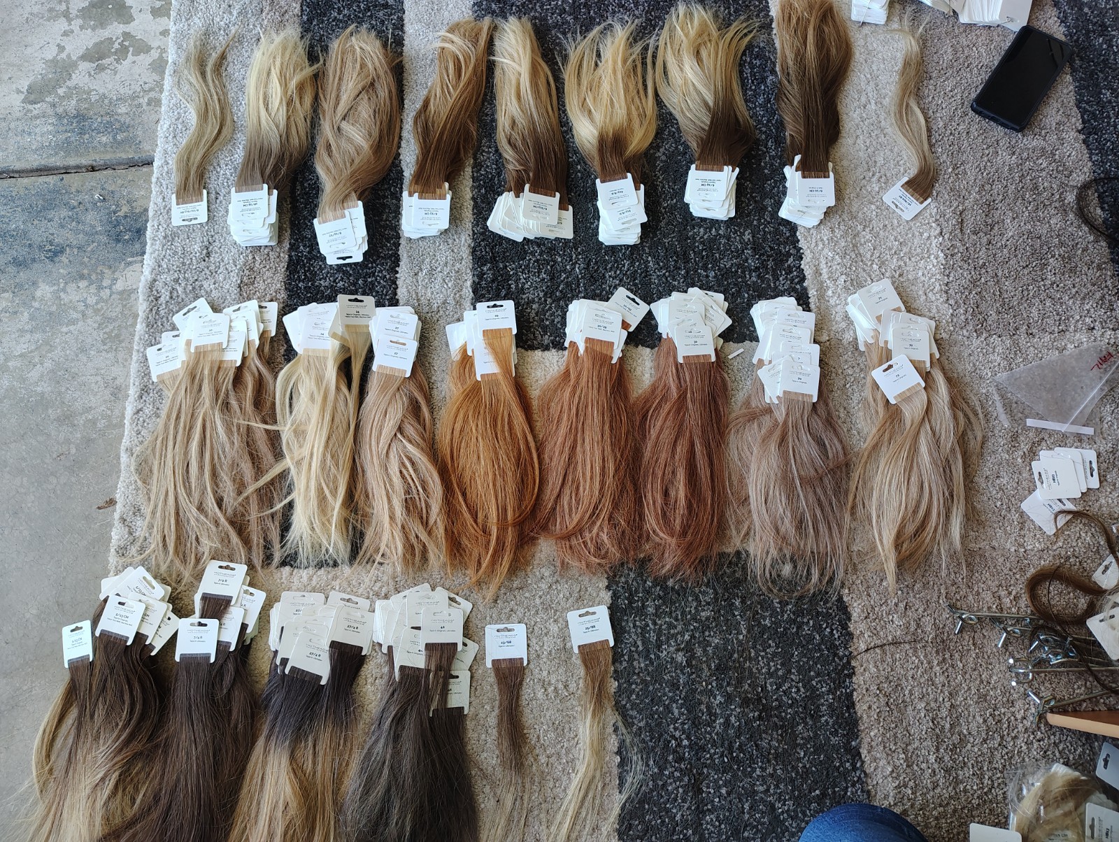HUGE LOT 842 Genuine Hotheads Human Hair Extension Tape-in Salon Quality