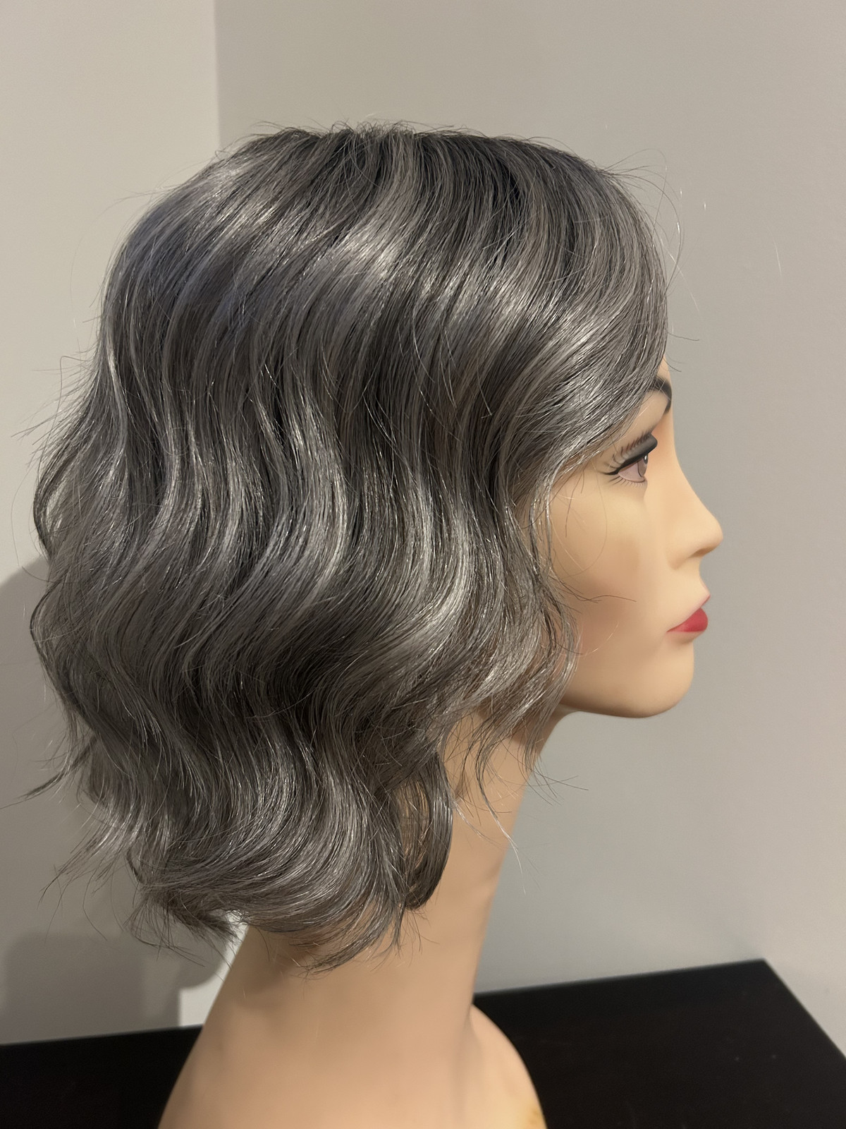 Jon Renau January Synthetic Wavy Bob Wig – Storm – Excellent