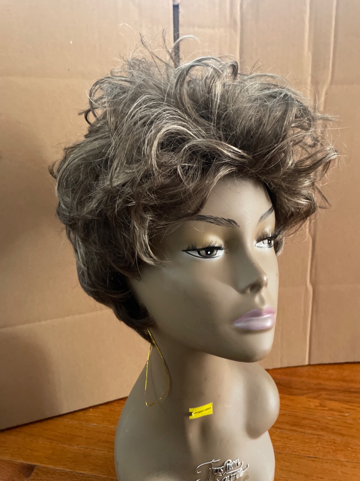 aspen wig style Flirt color 8/14